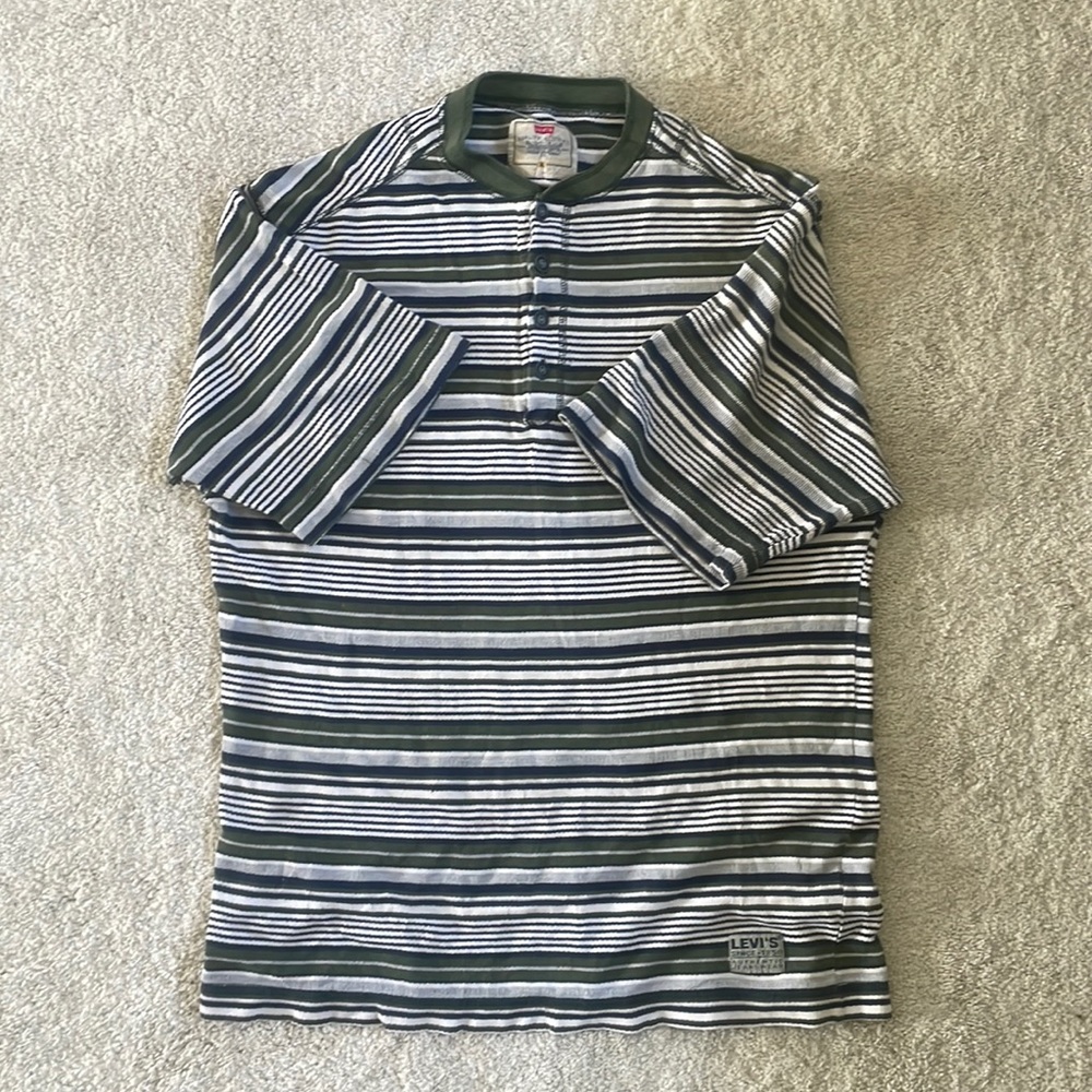 Levi’s henley